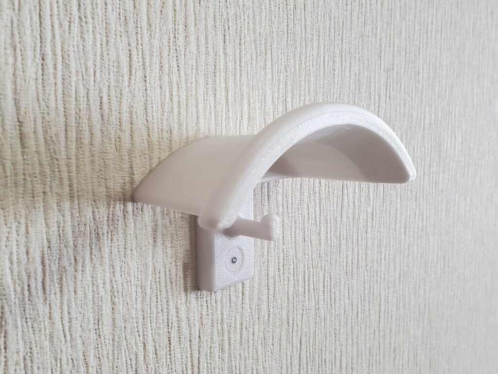 実際に壁面に取り付けた状態の写真01